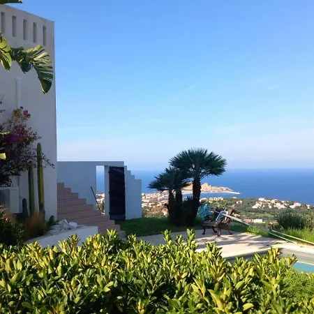 Avec Piscine Villa